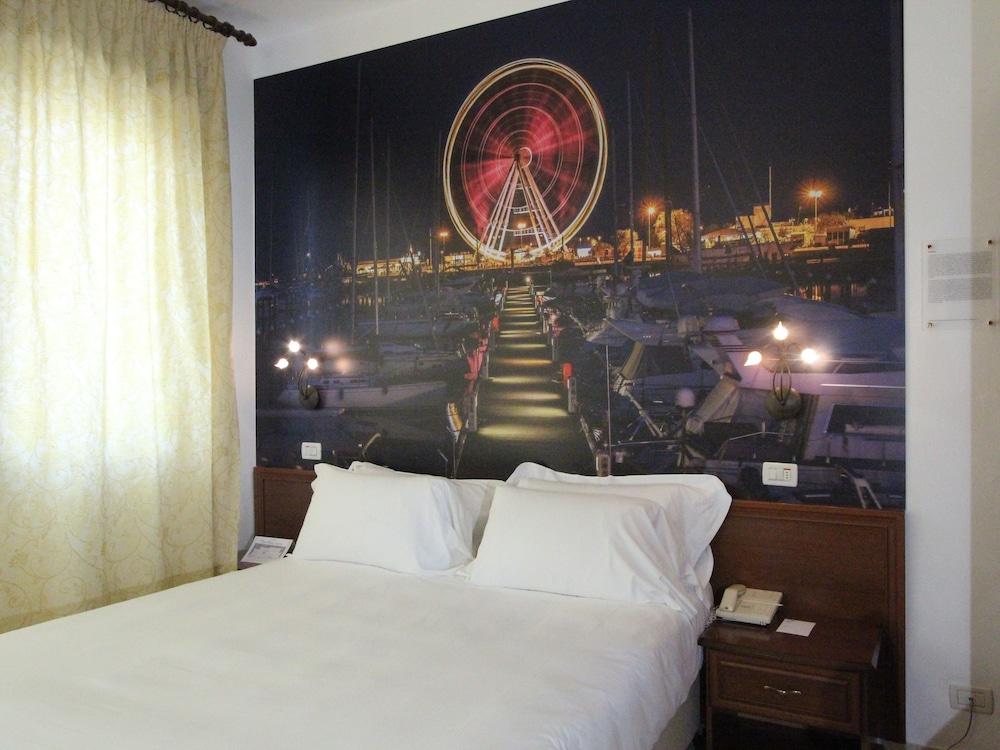 Hotel Sovrana & Rimini